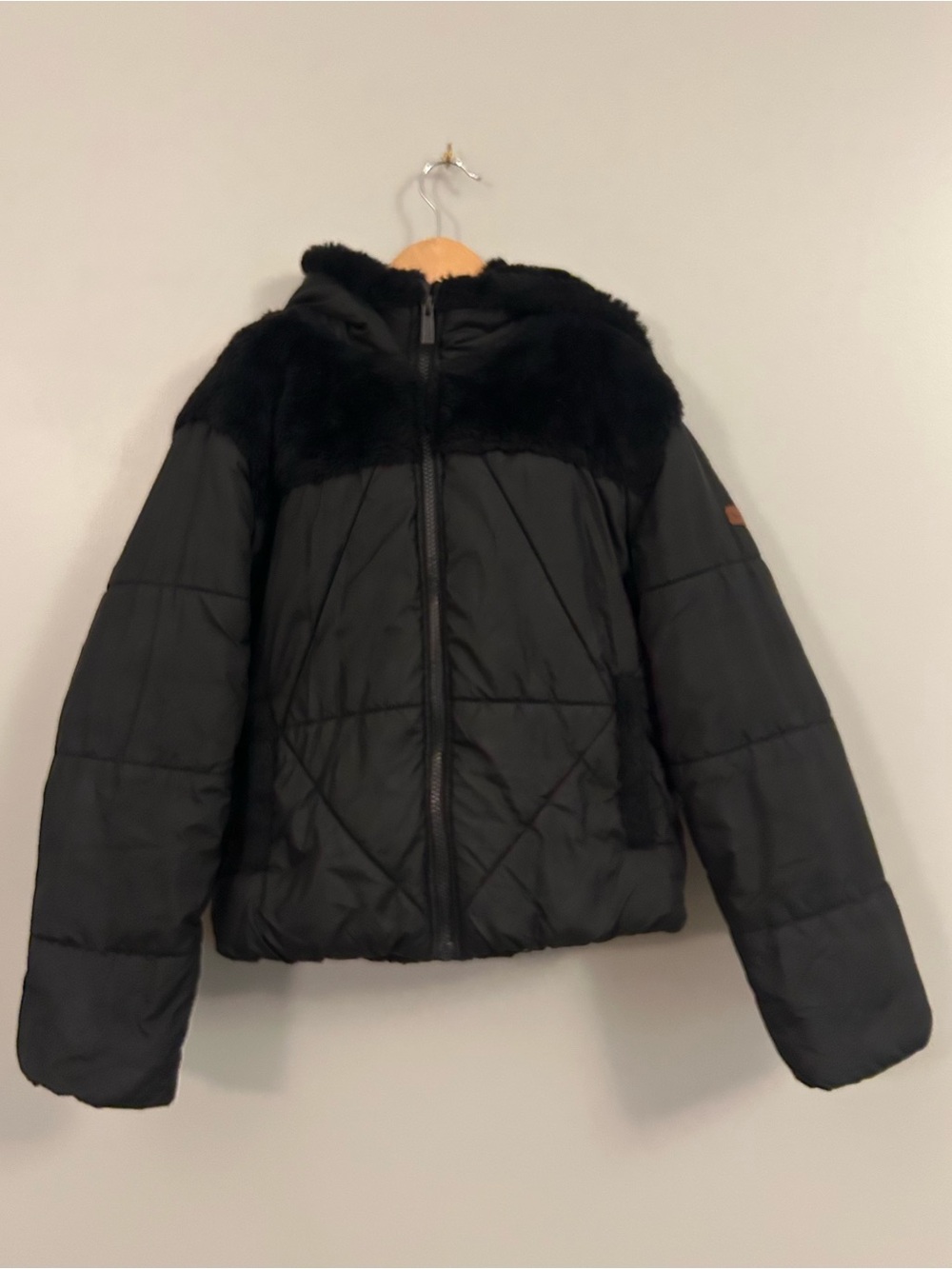 UGG Koolaburra Black Quilted Hooded Puffer Jacket with Faux-Fur Medium 10/12